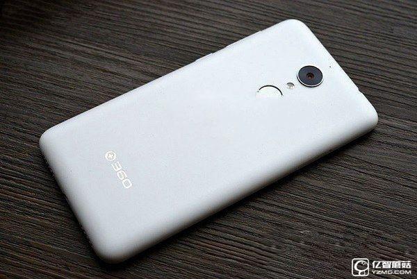 360手機N4和f4對比評測:誰更具性價比?