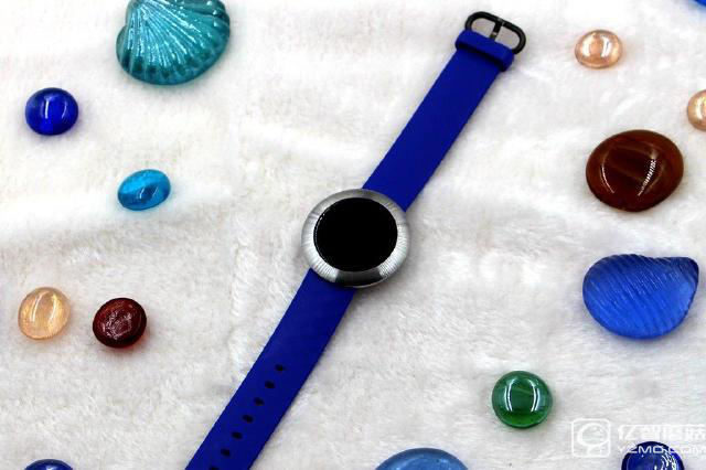 榮耀手環zero青春版上手評測 這個夏天戴著它上山下海