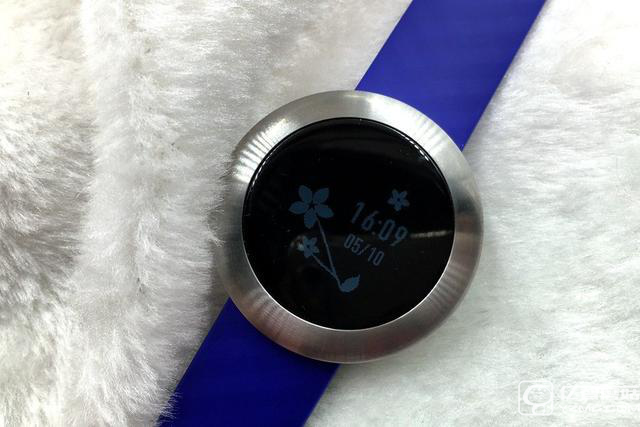 榮耀手環zero青春版上手評測 這個夏天戴著它上山下海