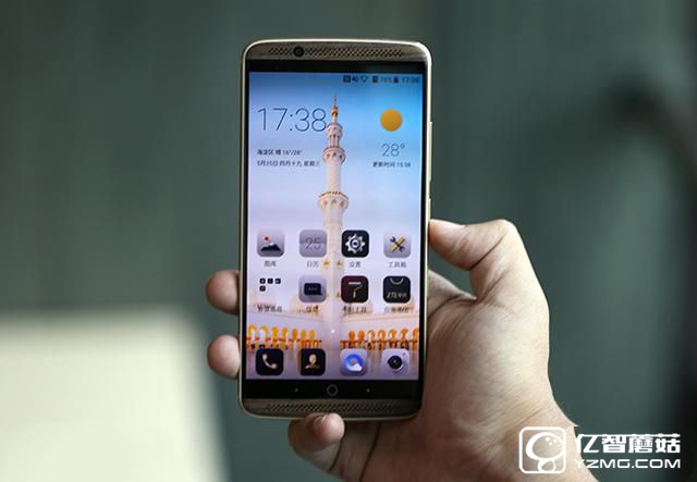 中興AXON天機7評測:進步的不只有型號