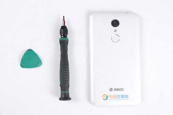 360手機N4做工如何?360手機N4拆機圖解評測