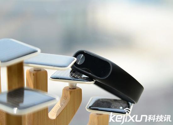 小米手環2真機先睹為快 超長待機 納尼？