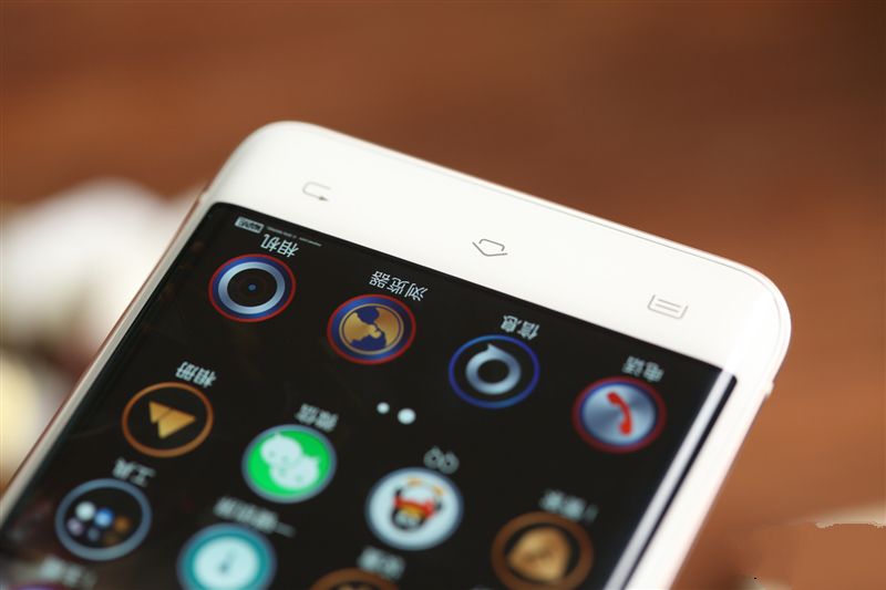 6G內存+驍龍820+雙曲面屏!vivo Xplay5旗艦版評測