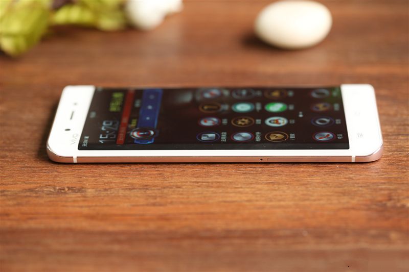 6G內存+驍龍820+雙曲面屏！vivo Xplay5旗艦版評測