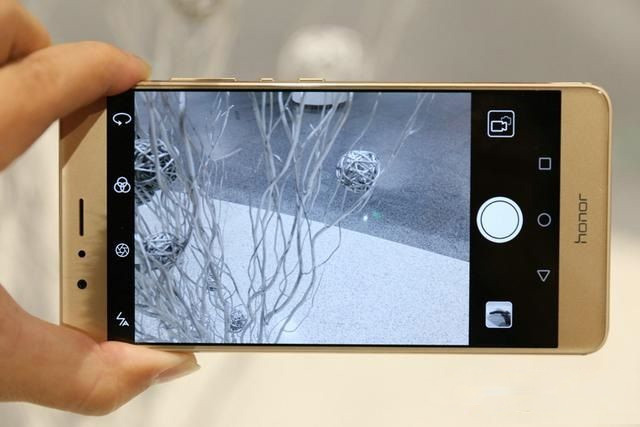 華為榮耀V8評測：全網通版綜合體驗最好