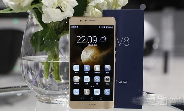 華為榮耀V8評測：全網通版綜合體驗最好