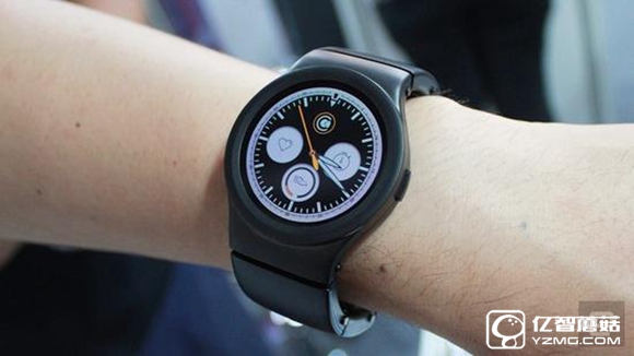 Blocks模塊化手表,1.39英寸全圓形AMOLED顯示屏幕(400400)佩戴起來相當炫酷,Blocks搭載了Android Wear操作系統,內置Qualcomm APQ8009w處理器,配備512MB、4GB存儲空間,內置300mAh電池,續(xù)航時間也是相當給力。