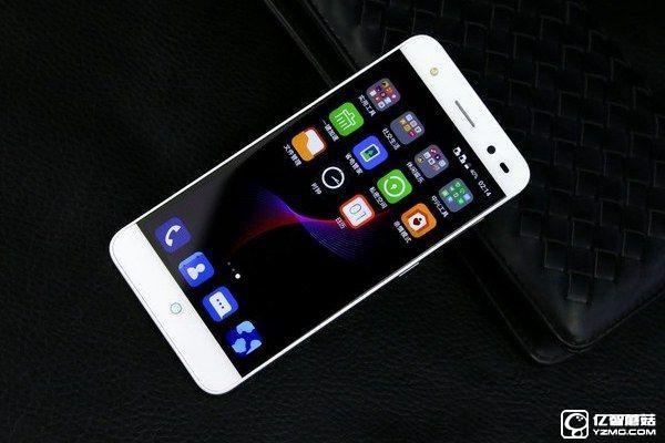 中興Blade A2和A1哪個(gè)好?中興Blade A2與A1區(qū)別對(duì)比