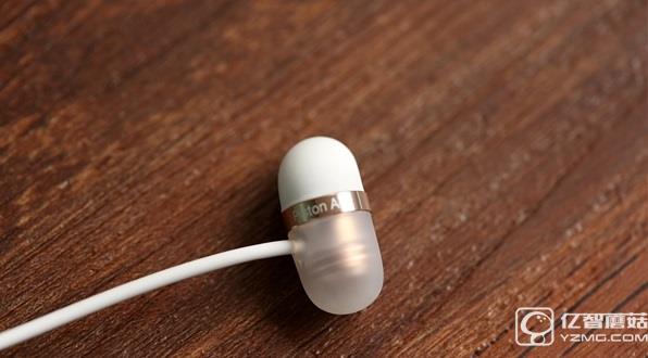 69元!小米膠囊耳機開箱圖賞:柔若無物