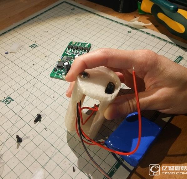 最性感爆乳中國女極客走紅:私照火辣閃瞎眼