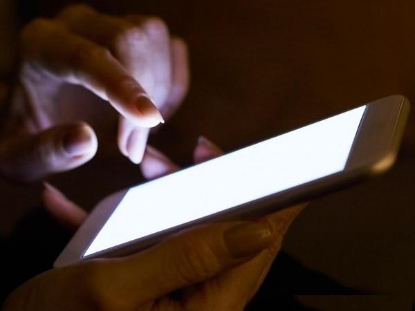 一條短信就能盜走你的賬戶密碼 黑客是怎么做到的?