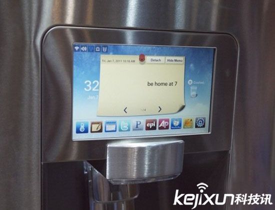 三星土豪冰箱:21.5高清觸屏 還能上網?