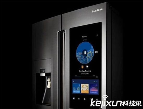 三星土豪冰箱:21.5高清觸屏 還能上網?
