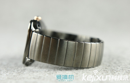 華碩ZenWatch2智能手表開箱評測 造型剛勁硬朗