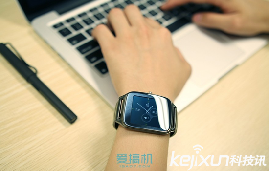 華碩ZenWatch2智能手表開箱評測 造型剛勁硬朗