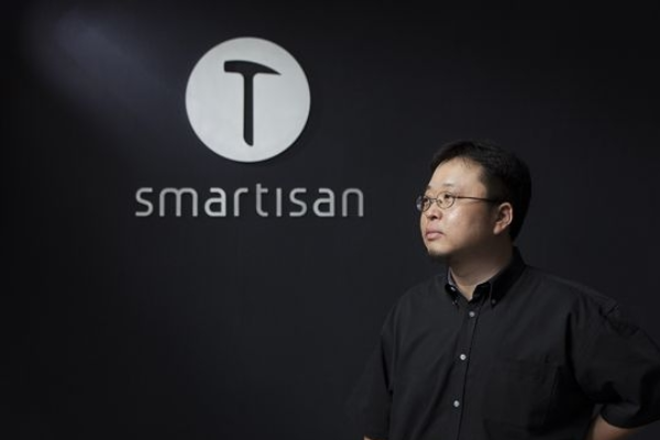 傳錘子T3用上弧形金屬中框 或支持虹膜識別