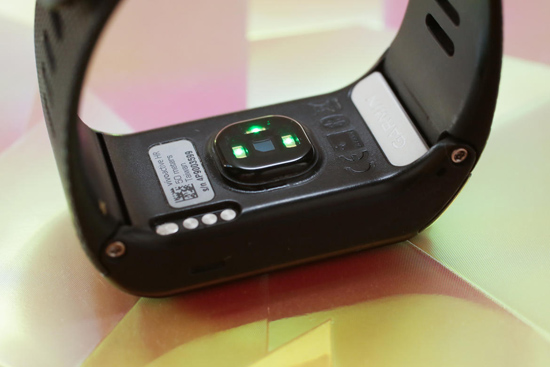 Vivoactive HR外形不搶眼+心率監(jiān)測(cè)準(zhǔn)確性差一些