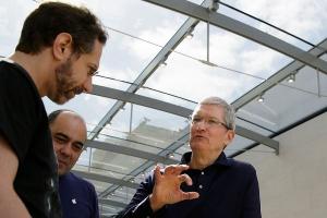 面對未來科技 蘋果與微軟選了不同的路