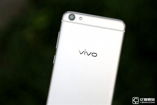 vivo X7和OPPO R9哪個好?vivo X7與OPPO R9區別對比