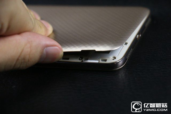 尖phone對決:榮耀5A PK 紅米Note 3(暫不發布)