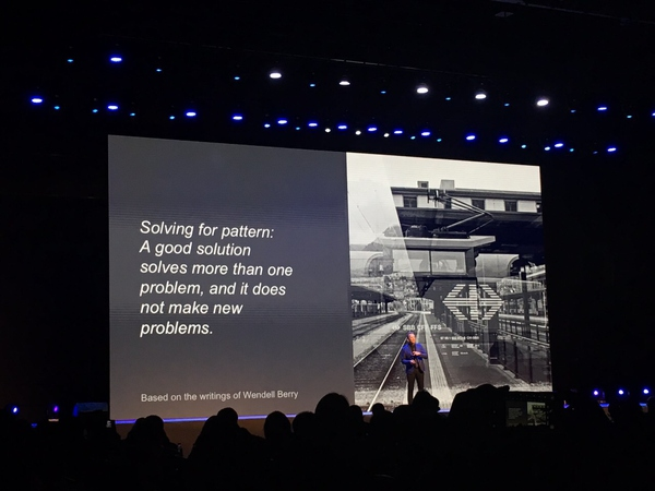 百度用戶體驗部總監演講被喊下臺,是接地氣還是真的太low?