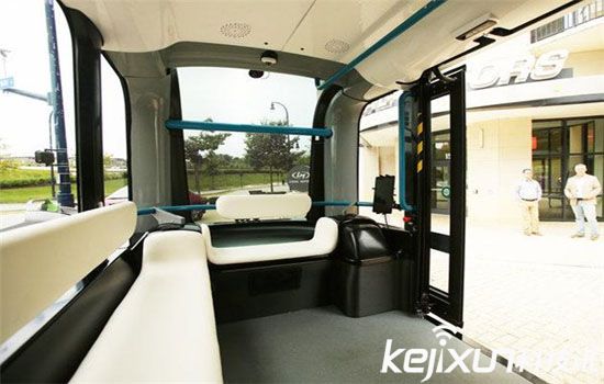 IBM無(wú)人駕駛公交車(chē)正式上路：它真的可以對(duì)話(huà)!