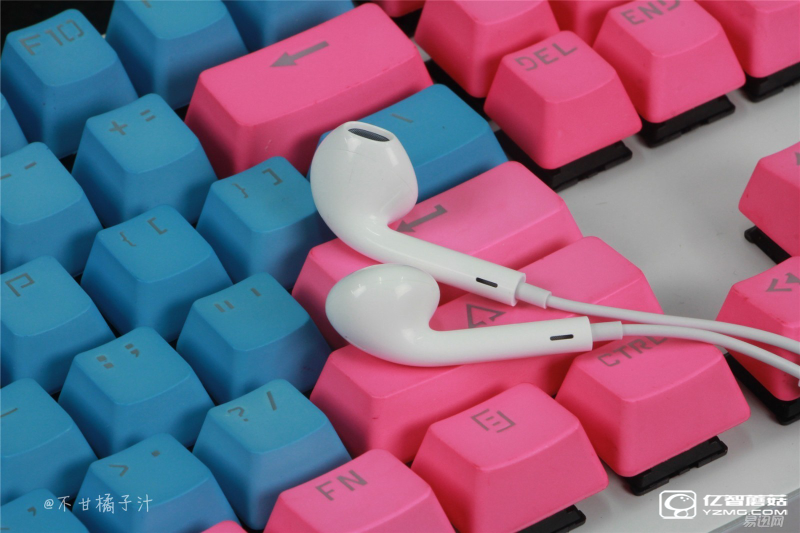 真假蘋果耳機(jī)亂入眼 教你六招辨真?zhèn)? width=