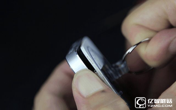 蘋果手機怎么換電池？iPhone5更換電池圖文教程