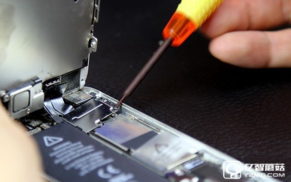 蘋果手機怎么換電池？iPhone5更換電池圖文教程