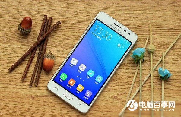 把塑料玩絕 三星J3 Pro最便宜<a href=/mobile/ target=_blank class=infotextkey>手機(jī)</a>來了