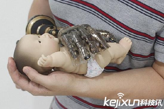 科技之門為殘疾人敞開 智能皮膚可以斷臂續連？ 