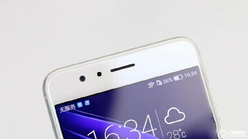 榮耀8上手體驗(yàn)評(píng)測(cè)：雙玻璃能否突圍金屬時(shí)代?