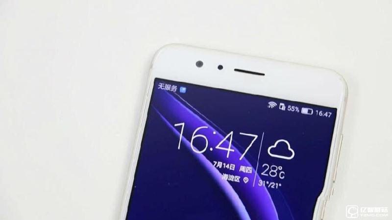 榮耀8上手體驗(yàn)評(píng)測(cè)：雙玻璃能否突圍金屬時(shí)代?