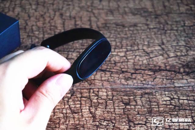 bong 3 HR智能手環(huán)首發(fā)開(kāi)箱評(píng)測(cè) 169的價(jià)格和小米手環(huán)2比怎樣？