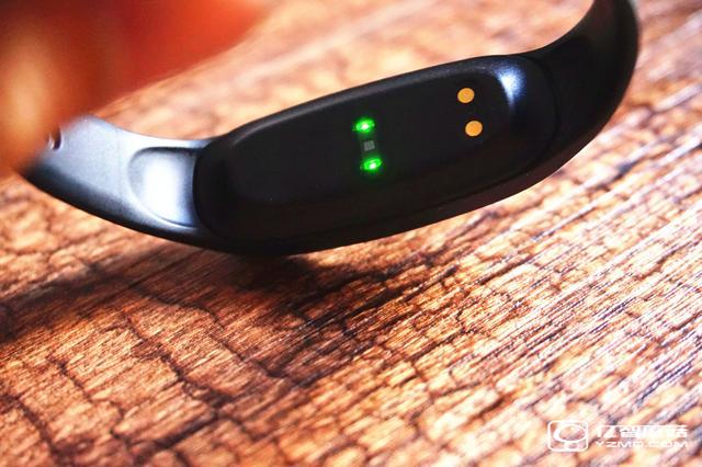 bong 3 HR智能手環(huán)首發(fā)開(kāi)箱評(píng)測(cè) 169的價(jià)格和小米手環(huán)2比怎樣？