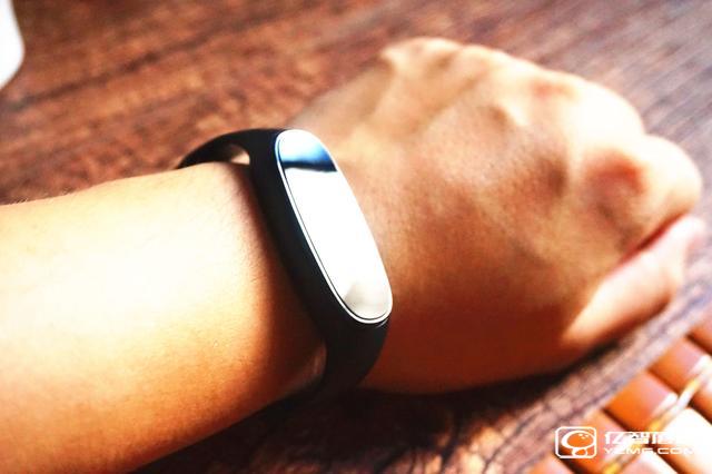 bong 3 HR智能手環(huán)首發(fā)開(kāi)箱評(píng)測(cè) 169的價(jià)格和小米手環(huán)2比怎樣？