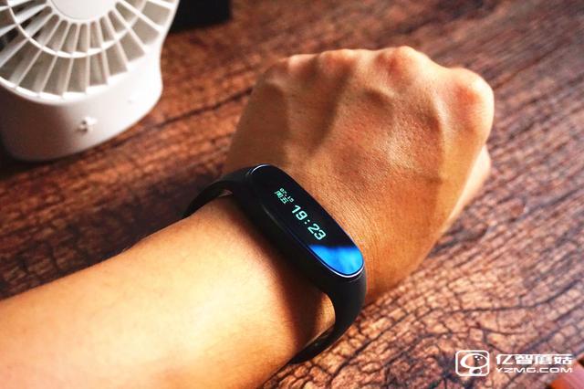 bong 3 HR智能手環(huán)首發(fā)開(kāi)箱評(píng)測(cè) 169的價(jià)格和小米手環(huán)2比怎樣？