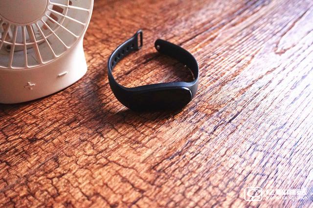 bong 3 HR智能手環(huán)首發(fā)開(kāi)箱評(píng)測(cè) 169的價(jià)格和小米手環(huán)2比怎樣？