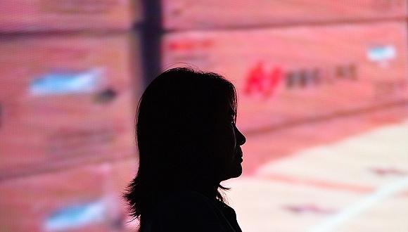 董明珠:<a href=/tags/54-0.html target=_blank class=infotextkey>小米</a>手機不行是因為質量不好