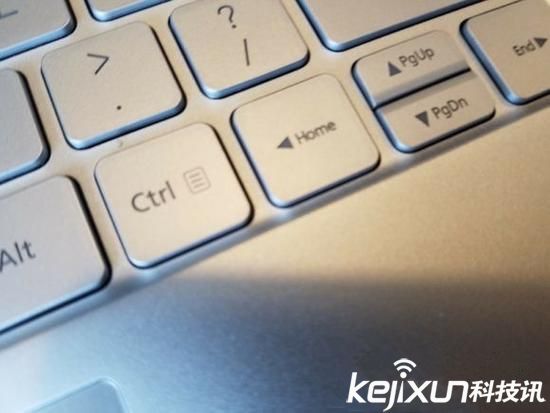 小米筆記本再遭曝光 形似MacBook Pro極窄邊框