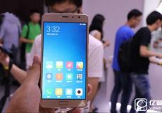 紅米Pro發(fā)布會(huì)現(xiàn)場(chǎng)實(shí)拍：十核處理器金屬機(jī)身雙攝像