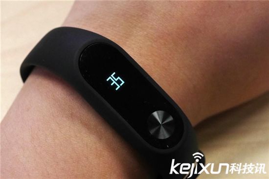 小米手環(huán)2下就能買到！ 但現(xiàn)貨仍不足