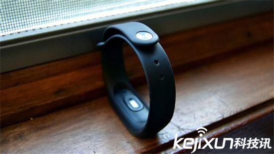 小米手環(huán)2下就能買到！ 但現(xiàn)貨仍不足