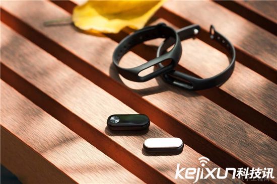 小米手環(huán)2下就能買到！ 但現(xiàn)貨仍不足