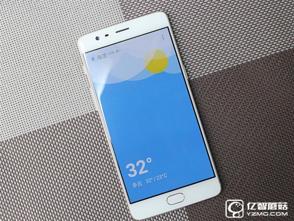 八月購機必看 近期線上熱銷機型盤點 