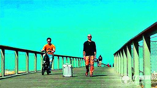 Cowarobot R1智能拉桿箱忠犬上身  走到哪里跟到哪里