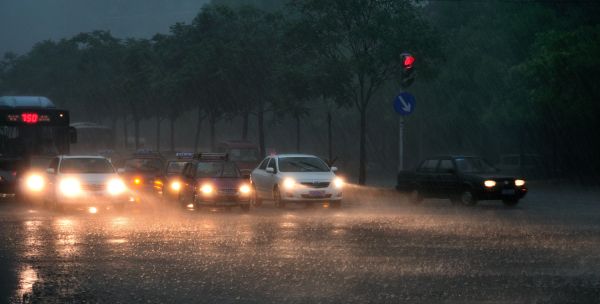 在資訊直播這條路上,網(wǎng)紅可能沒(méi)有那么重要了