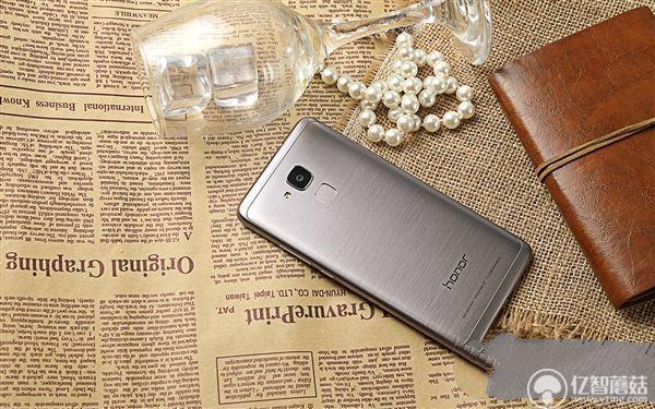 魅藍E領銜 2016六款高性價比千元旗艦手機推薦