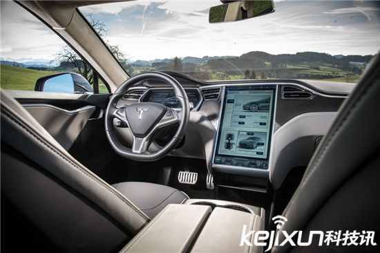 特斯拉超強電動車：續(xù)航達600km！