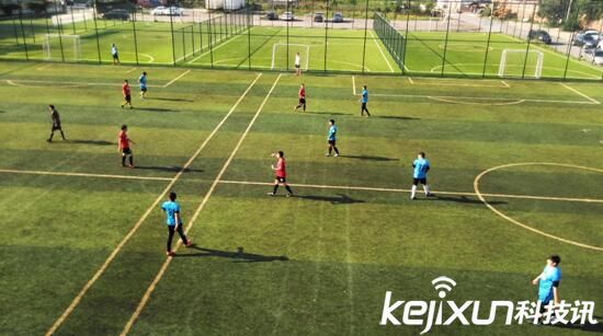 真能“收入囊中”的無人機――DOBBY口袋無人機